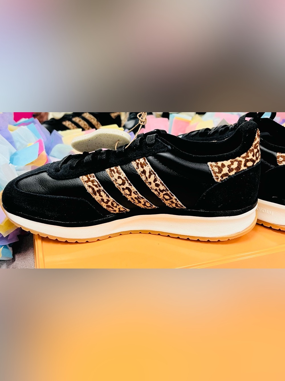Adidas Women’s Sz 8.5 Run 70s 2.0 Black Leather Sneakers with Leopard Stripe - Picture 4 of 11